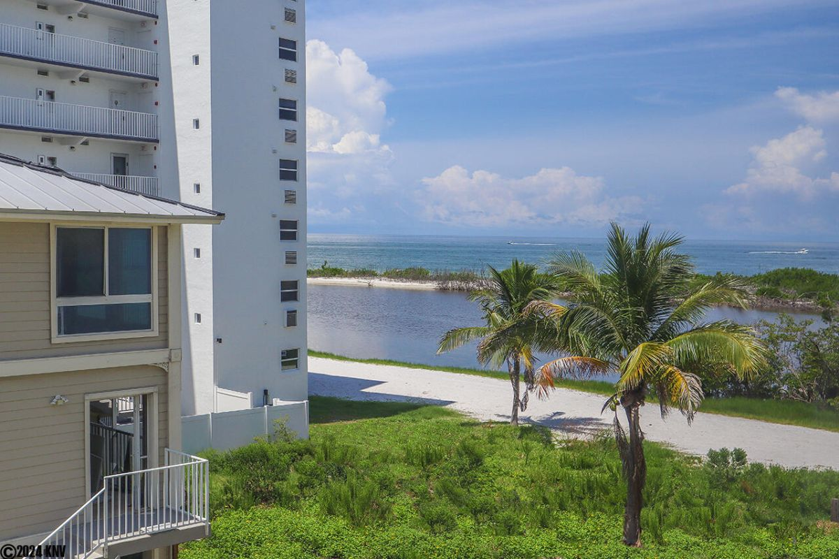 Why More Travelers Are Treating Ft Myers Beach Condo Rentals as Lifestyle Escapes Instead of Short Vacations